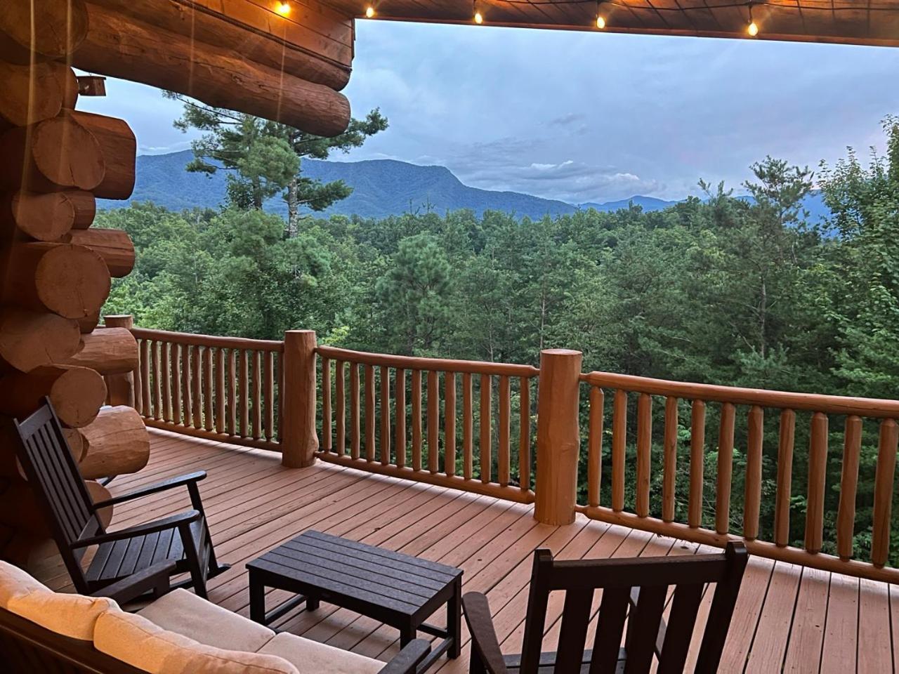 Big Bear Ridge Lodge - Breathtaking Mountain Views And Private Forest Scenes In Amazing Large Log Cabin Gatlinburg Exterior foto