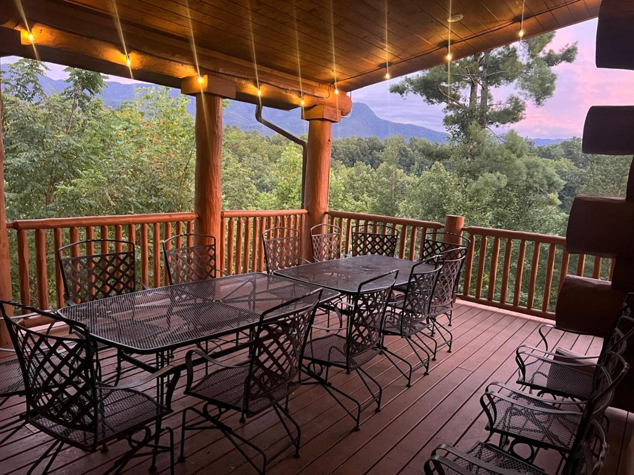 Big Bear Ridge Lodge - Breathtaking Mountain Views And Private Forest Scenes In Amazing Large Log Cabin Gatlinburg Exterior foto